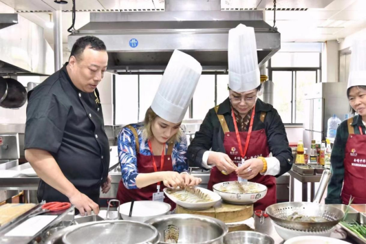教我如何不想她，让海外更多人爱上她（二）
