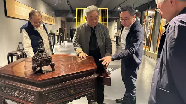 香港曹其镛率团又双叒叕来宁波打卡“嘉木明韵”艺术馆-图片6