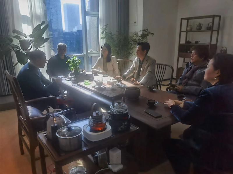 金融助力文化产业，恒丰银行罗雁南一行走进陈亚非听雨轩画室-图片1