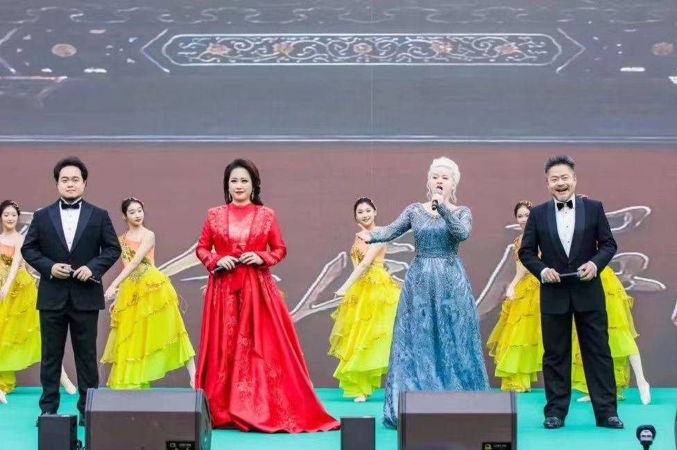 250名在浙留学生赴安吉观中国音乐节  浙音干武东书记宣布开幕-图片4