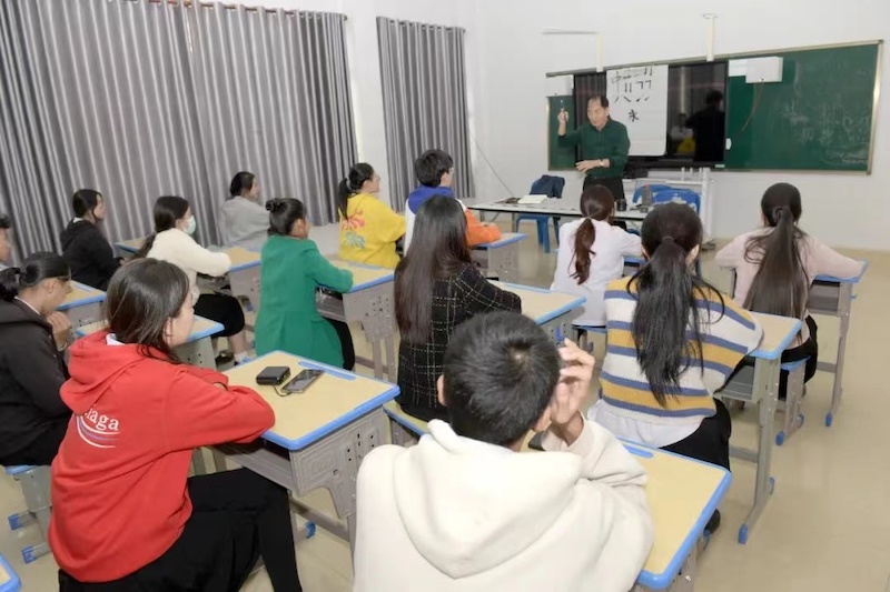 海南省侨联文化交流团访问老挝-图片12