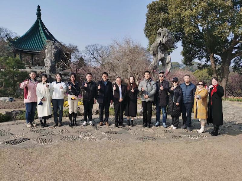 梅香溢出春意浓， 园门轻掩色难封｜海外华文媒体感知无锡行参访无锡梅园-图片1