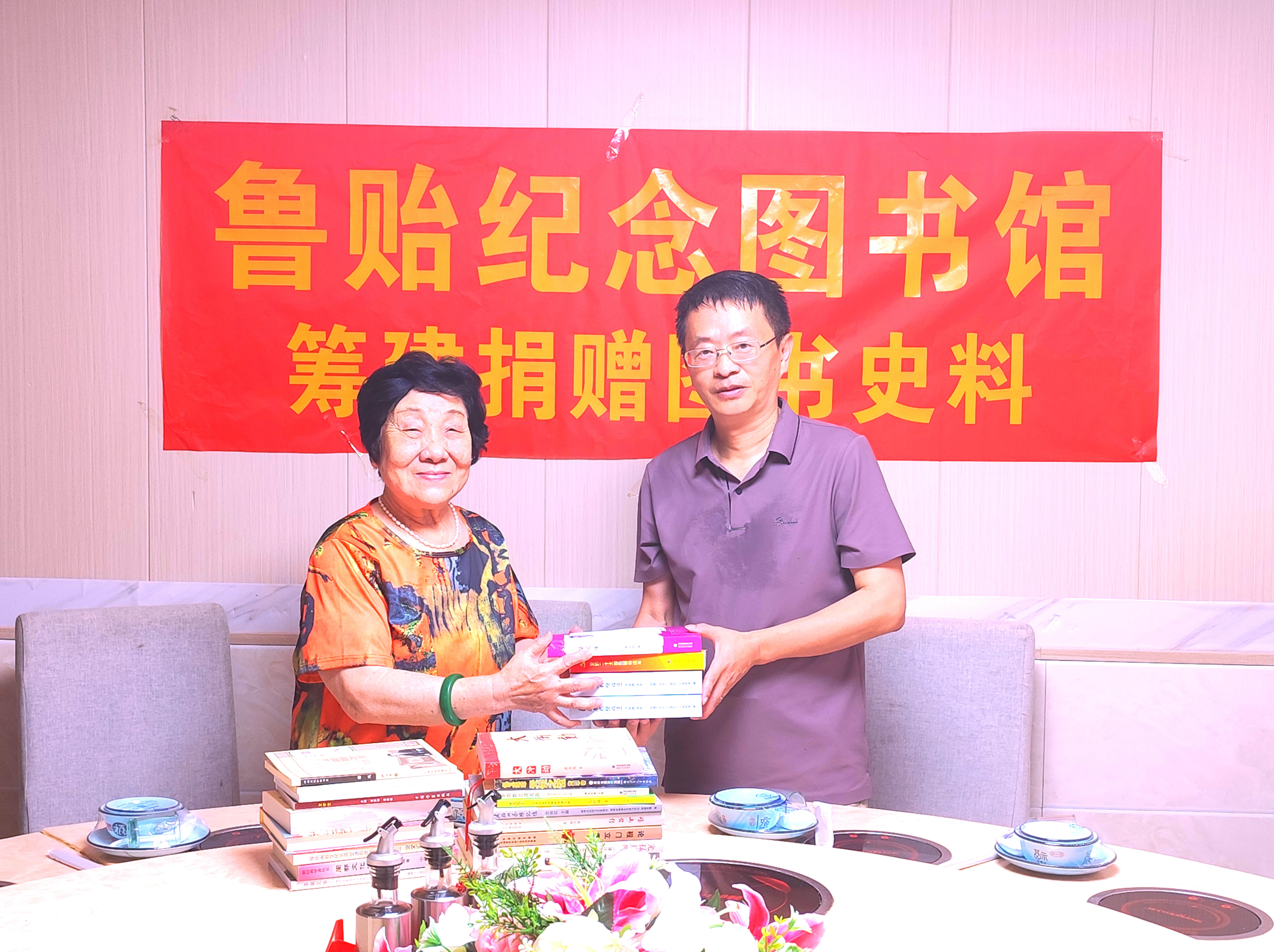 2024年福州朱紫坊历史街区古庙举办传统“六月会”文化活动暨纪念抗日英烈座谈