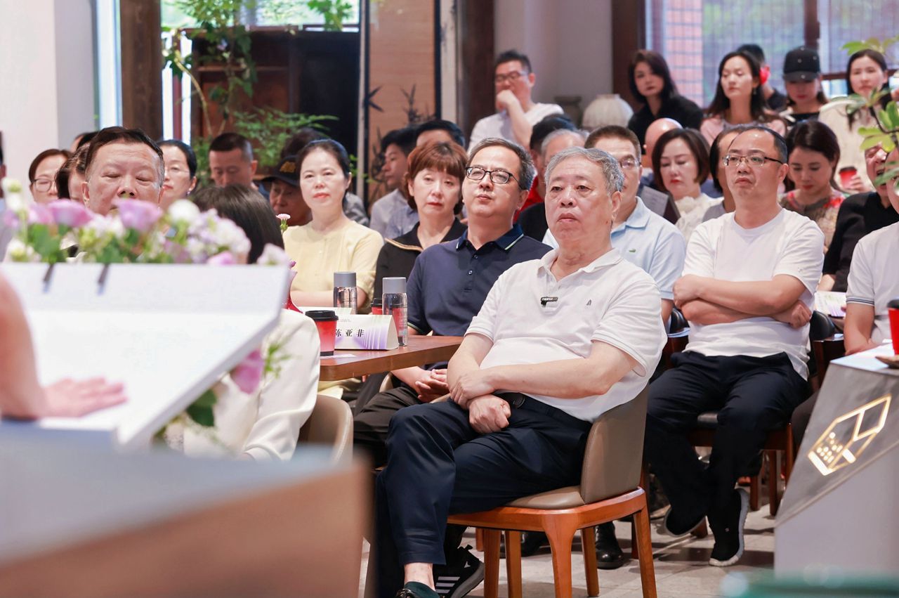 陈亚非画展启幕:墨海翻腾,长风破浪,邀您共绘艺术新篇章-图片2