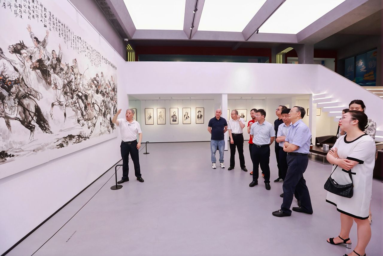 陈亚非画展启幕:墨海翻腾,长风破浪,邀您共绘艺术新篇章-图片12