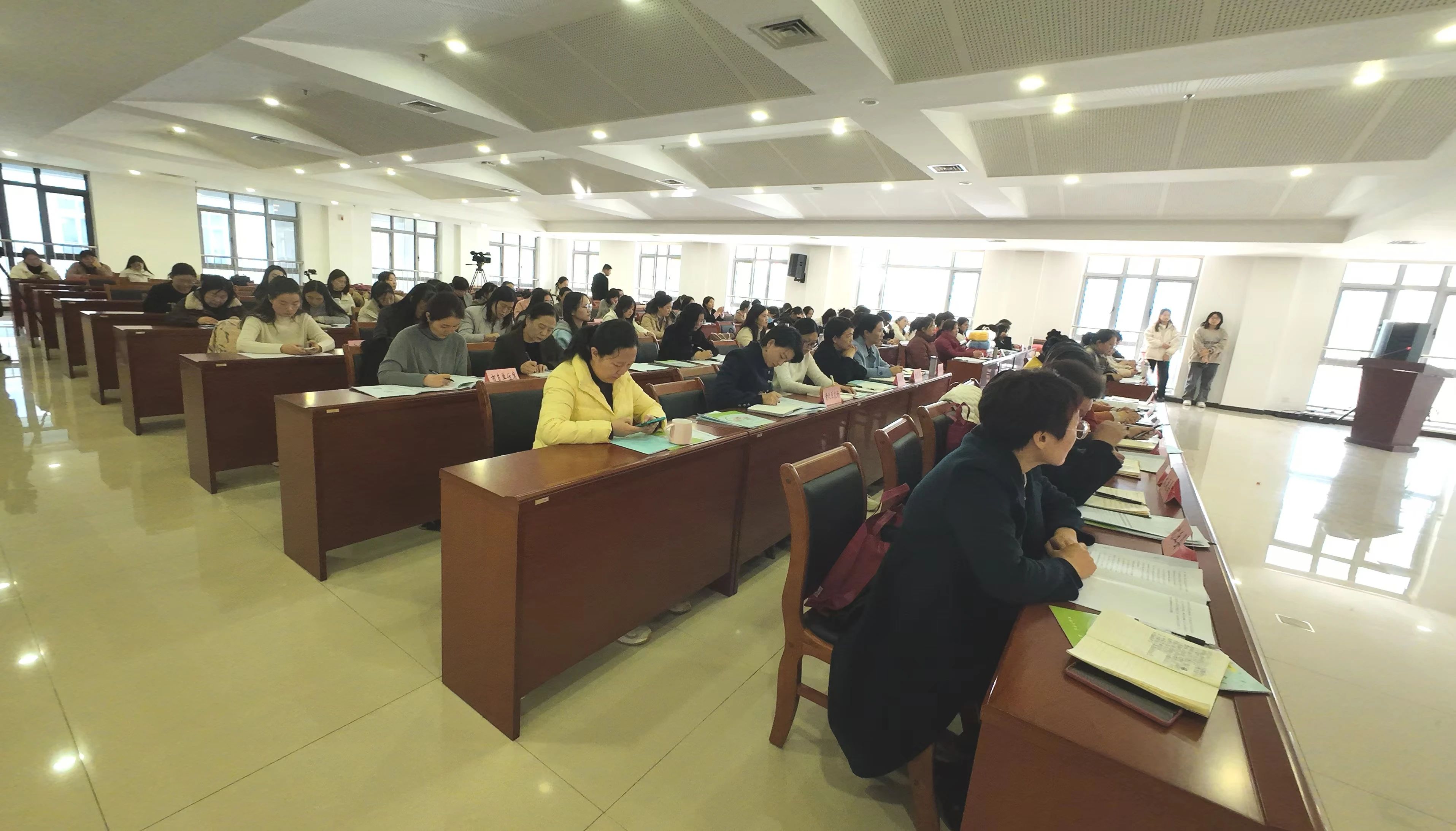 河南周口市妇联举办2024年爱心妈妈赋能培训暨“织爱行动 冬日暖阳”活动推进会-图片4