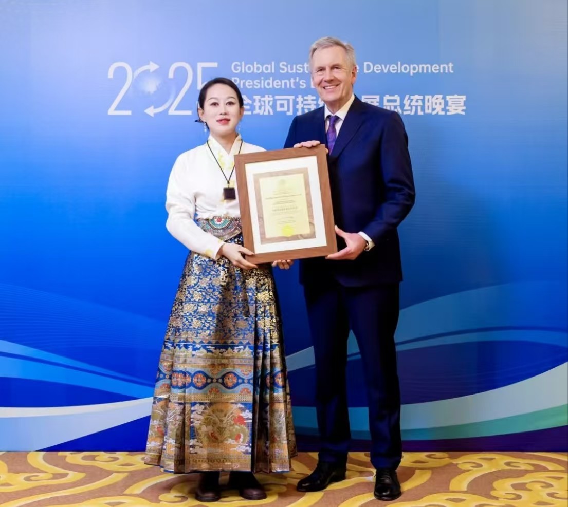 山东崑慈教育董事长张欣欣受到德国总统伍尔夫接待，国际交流开启新篇章-图片1