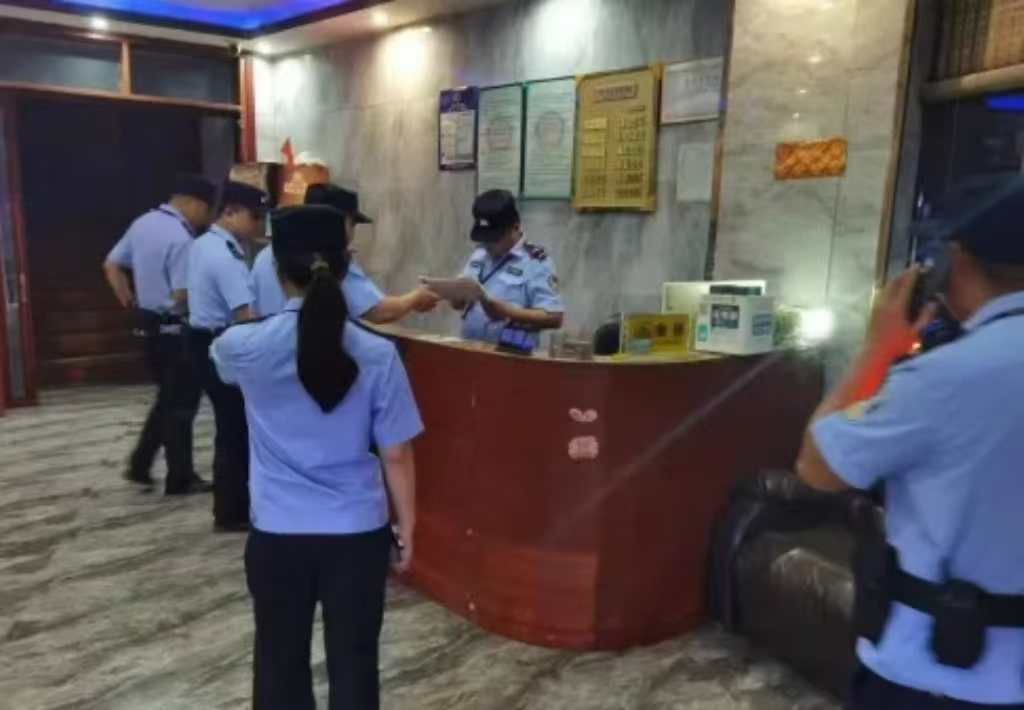 三八节女警风采展：张闻闻，入警两年半，出差3万里-图片2