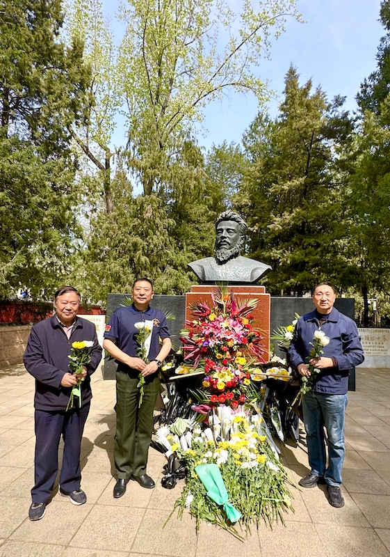祭奠先烈 传承精神｜世界马氏联谊总会副总会长马东亚、马武举在北京祭奠马骏先烈-图片3