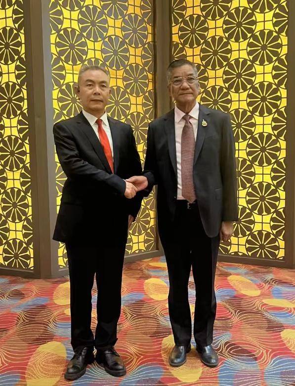 文国红主席会见泰国素博・巴莫亲王一行-图片1