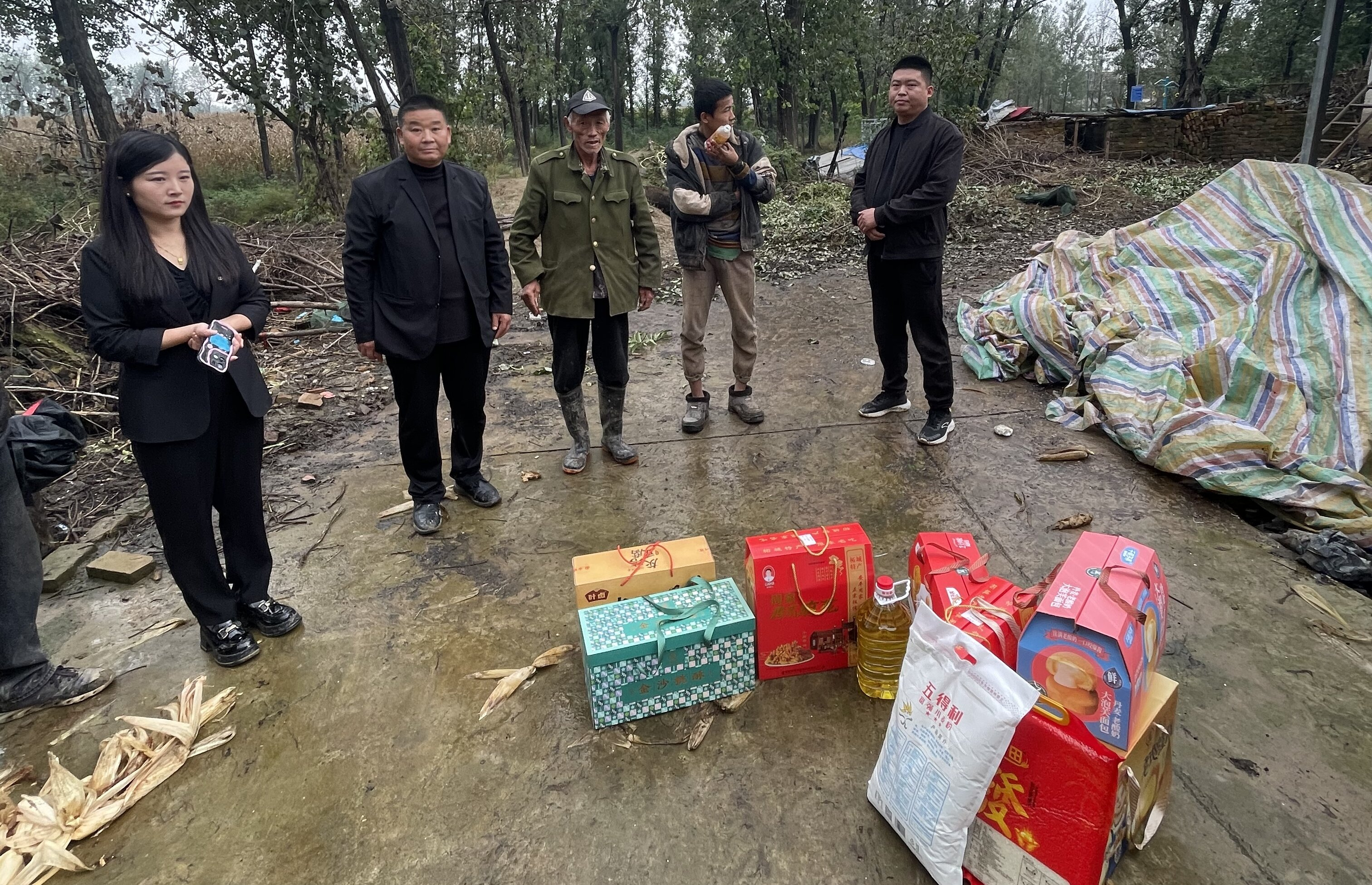 河南太康县爱心人士走进困难户 金秋送温暖！-图片2