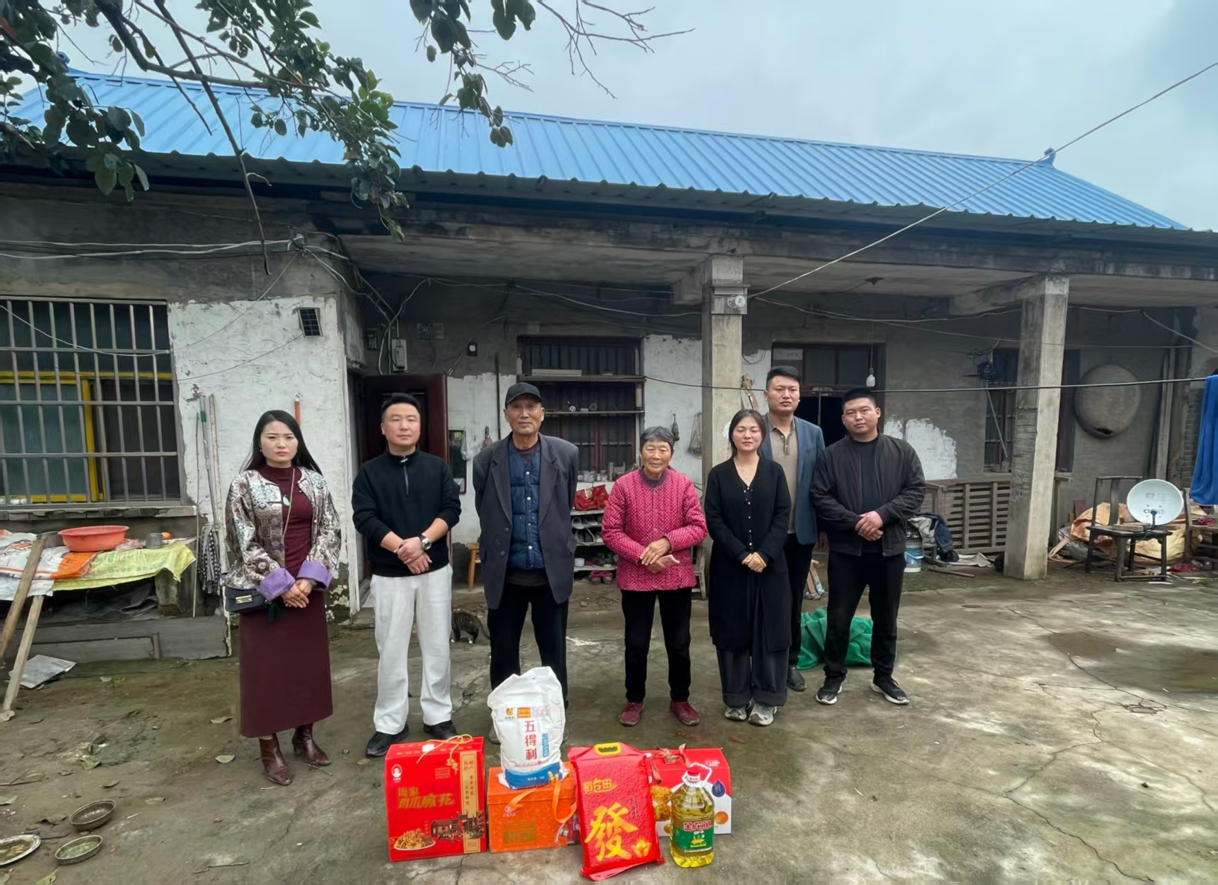 河南太康县爱心人士走进困难户 金秋送温暖！-图片3