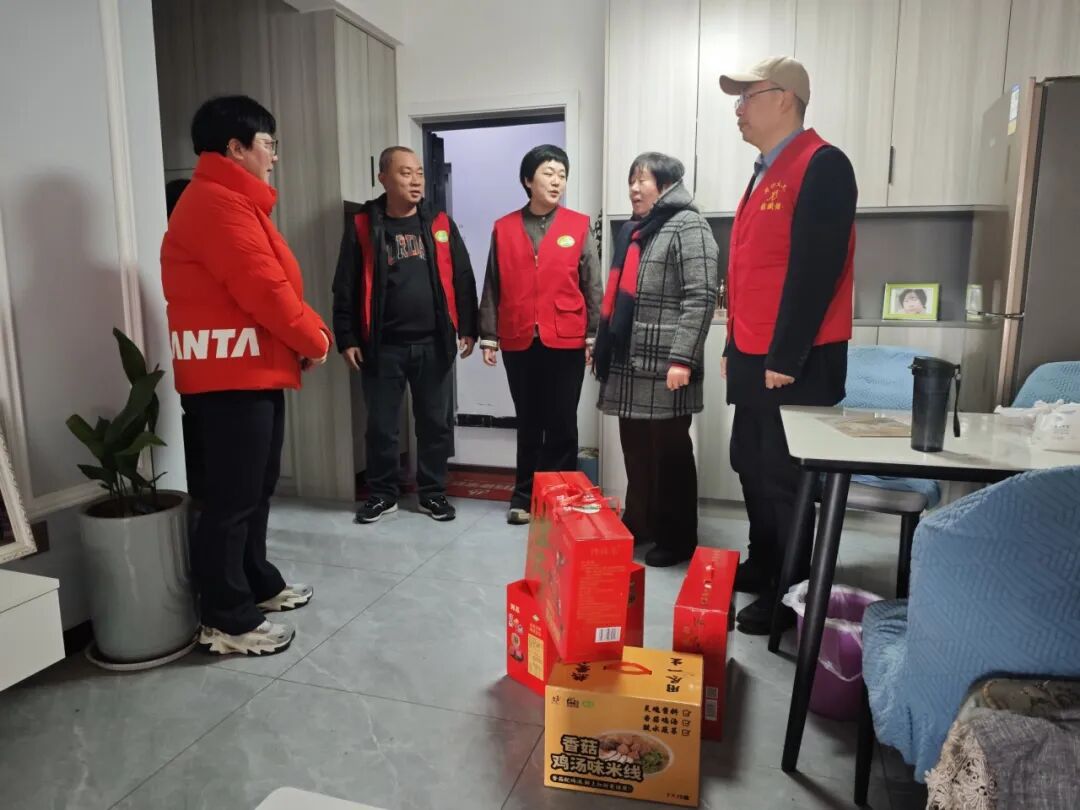 河南周口：佳节送温暖开展计生家庭走访慰问活动