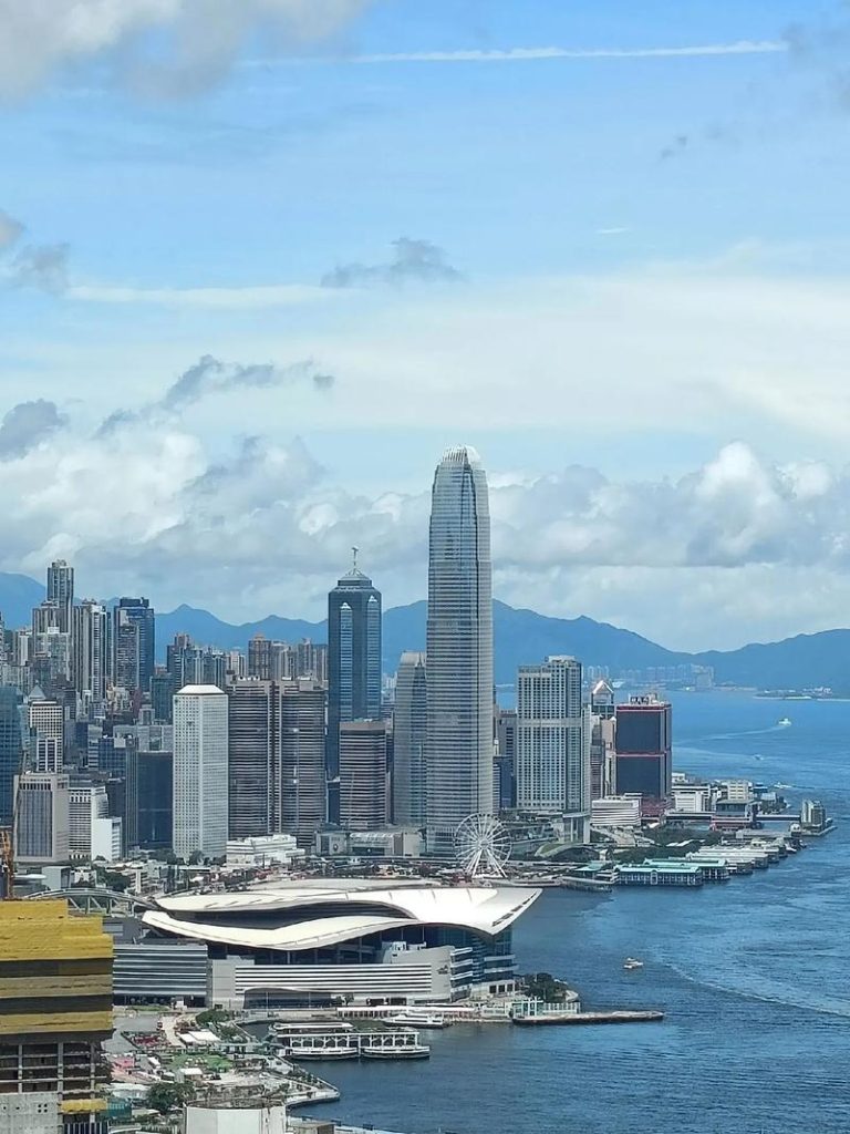 国门香港：从史前百越到超级联系人的万年之路