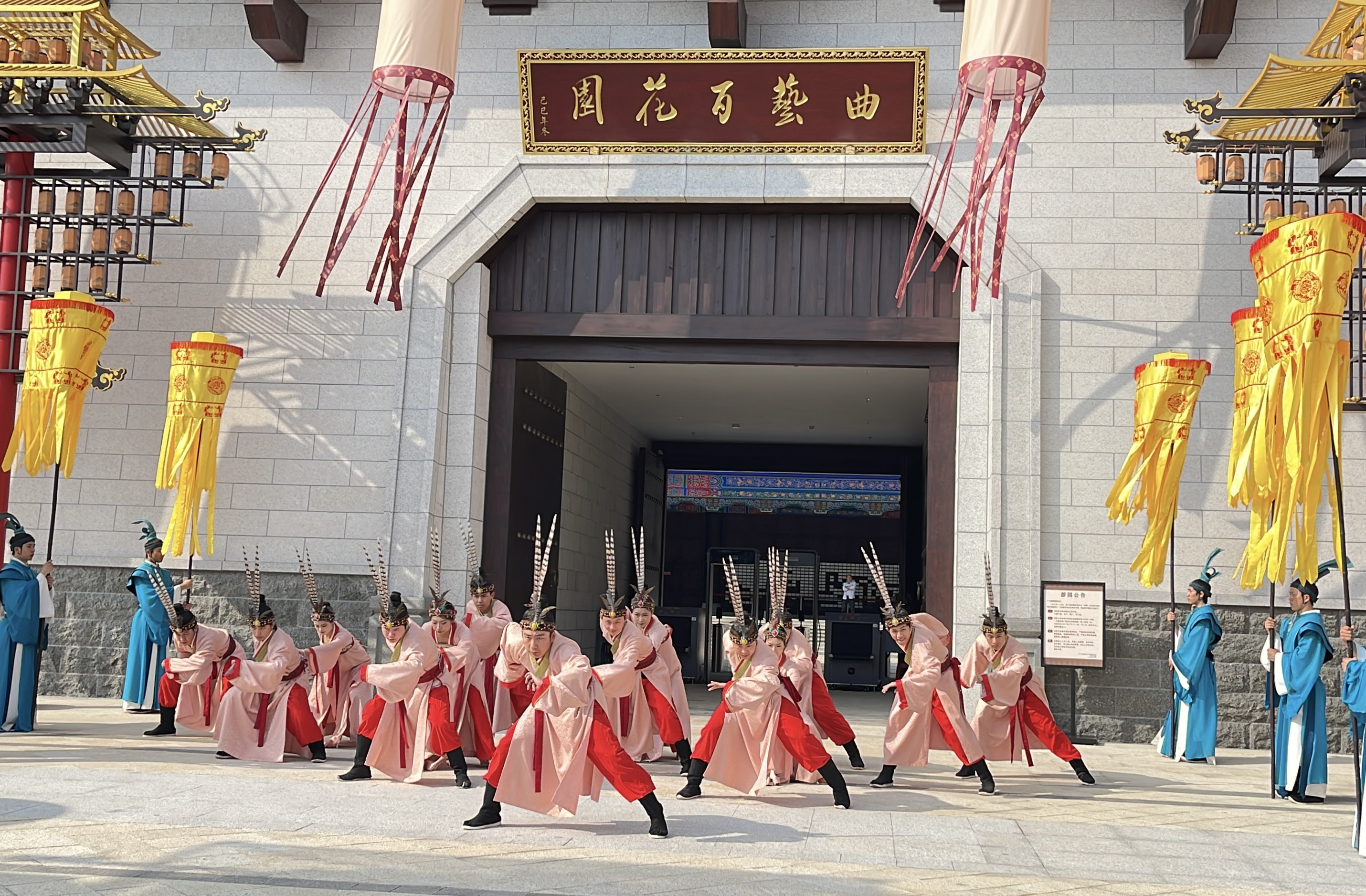 “凝心聚力 同圆梦想”天府行广安站启幕 海外侨胞寻访伟人故里共绘合作新景-图片5