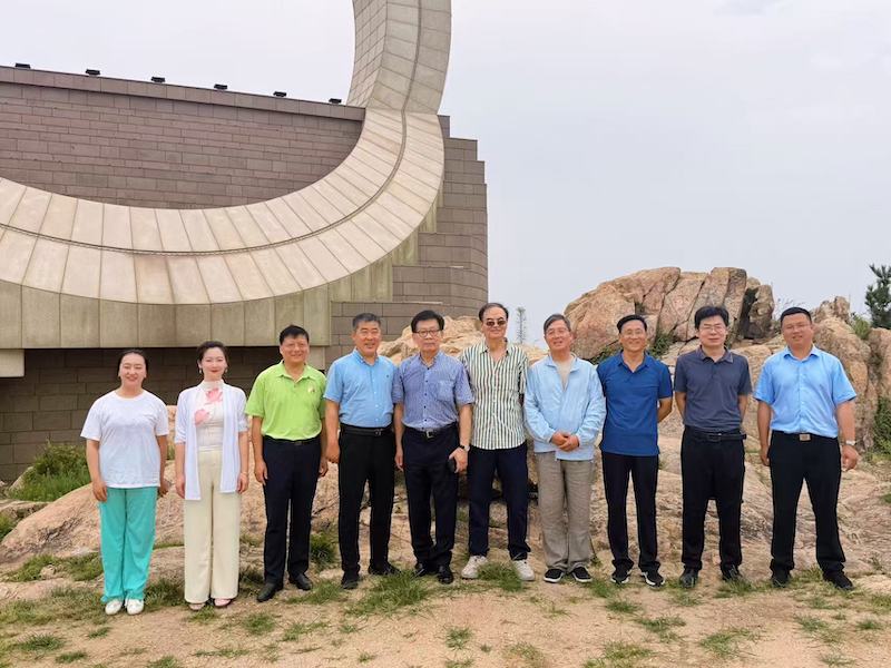 中国传真新闻社社长李家辛应邀出席世界财神文化日照考察