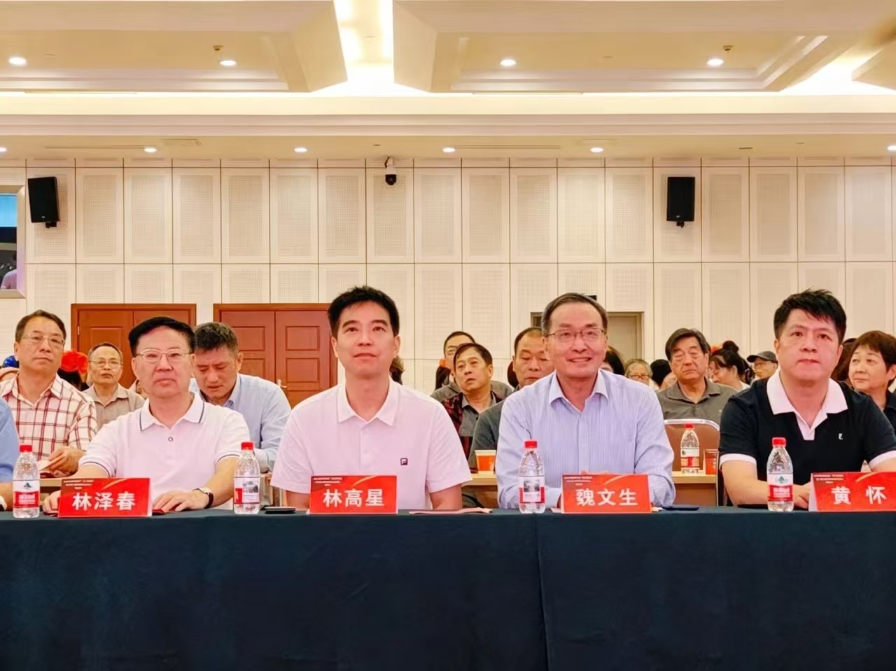 银鞍照白马 • 方寸寄侨心｜纪念中国侨联成立70周年暨白马城雕捐建36周年个性化邮票首发活动在榕举行-图片6