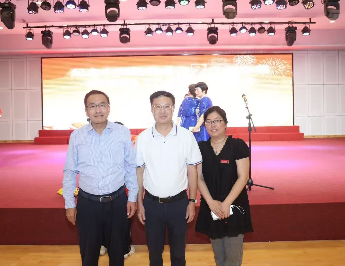 银鞍照白马 • 方寸寄侨心｜纪念中国侨联成立70周年暨白马城雕捐建36周年个性化邮票首发活动在榕举行-图片9